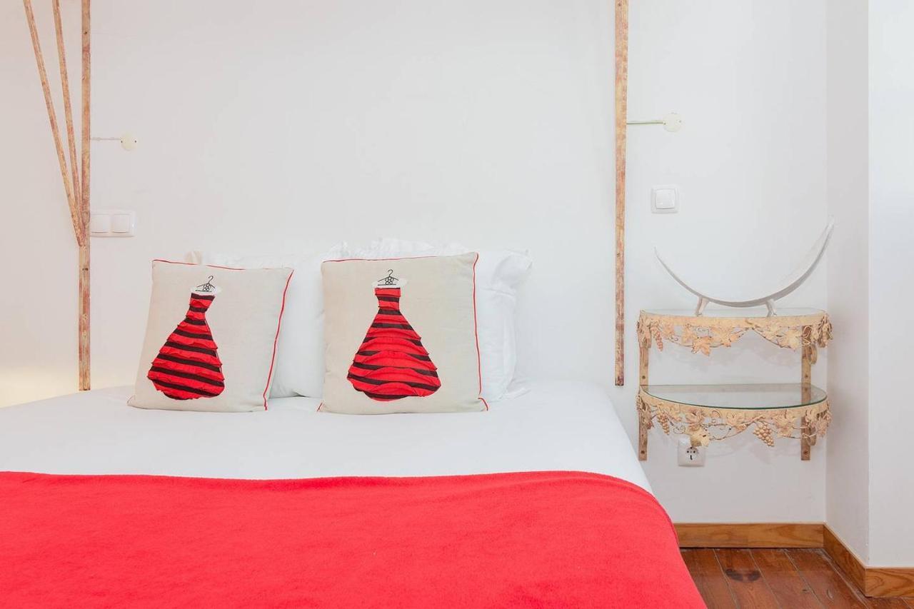 Renovated Apartments In Central Lisbona Esterno foto