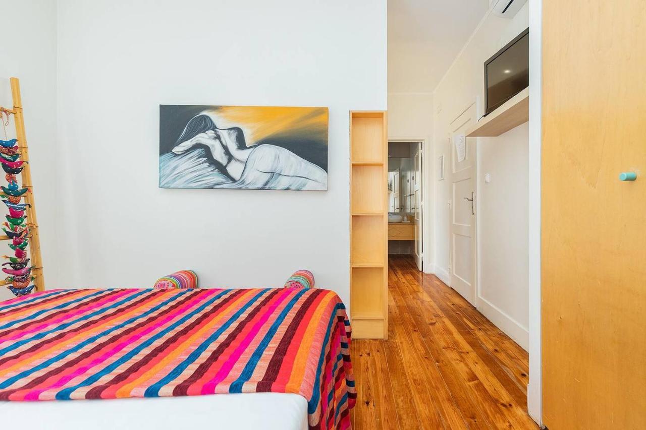 Renovated Apartments In Central Lisbona Esterno foto