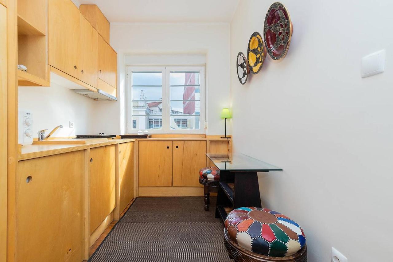 Renovated Apartments In Central Lisbona Esterno foto