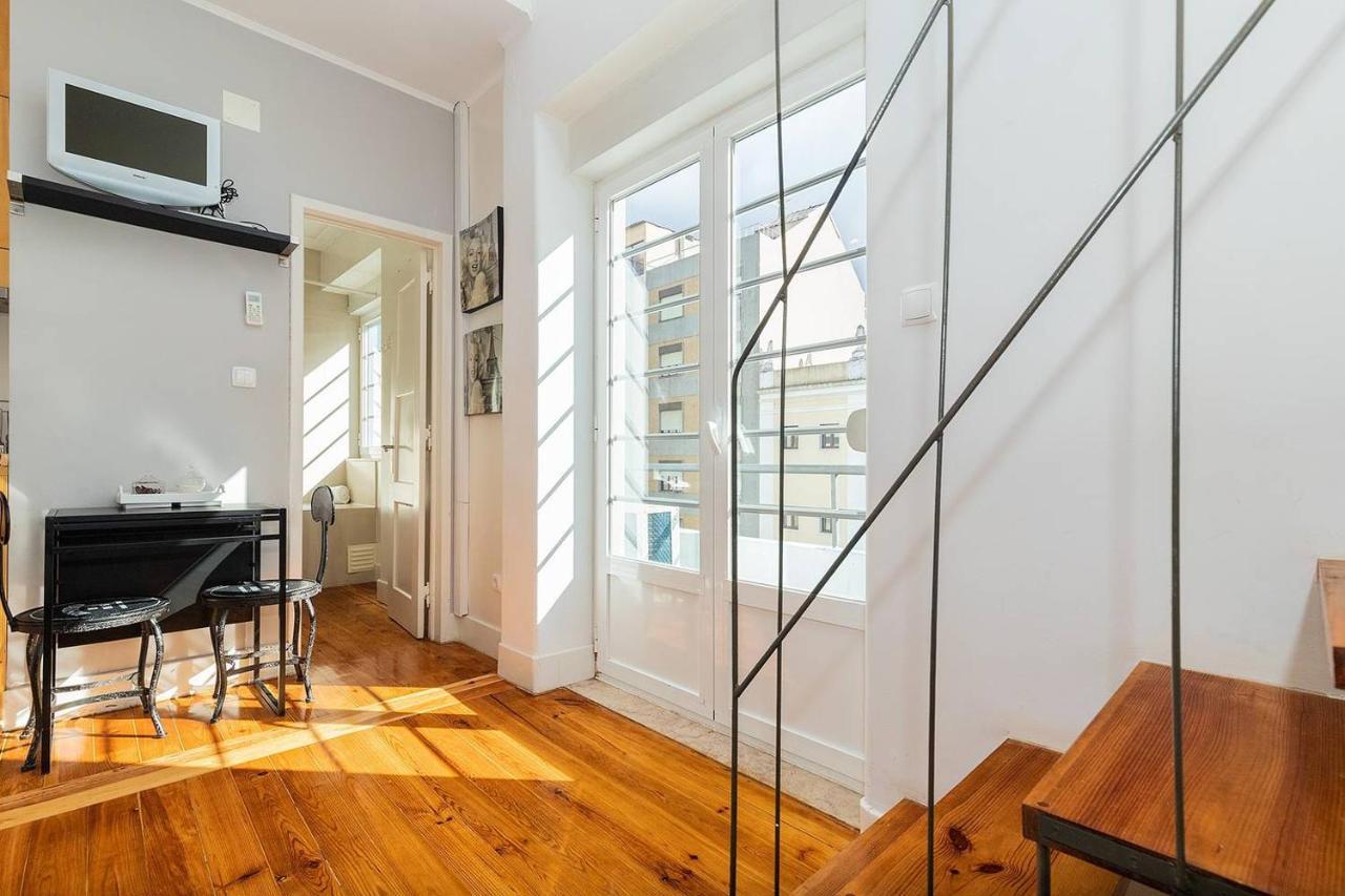 Renovated Apartments In Central Lisbona Esterno foto